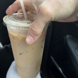 Iced latte 32oz. Absolutely massive but soo good!