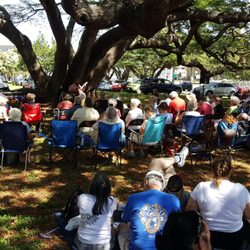 Picnic for Poki - Always a big crowd to enjoy the performance.