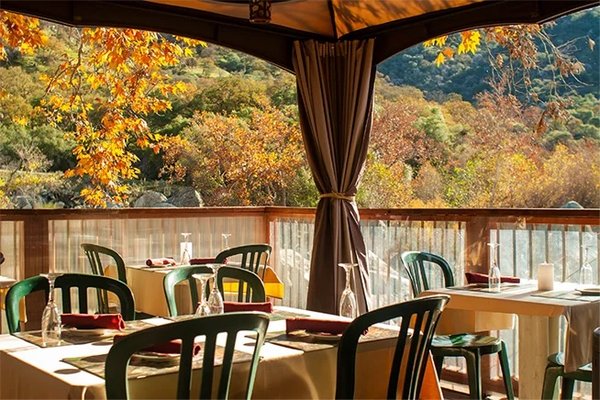 The Gateway Restaurant & Lodge by null