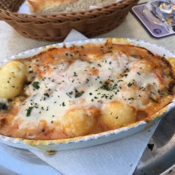 Dionysos - Gemüsegratin mit Metaxasauce - Greek Near Me - Springe, NI