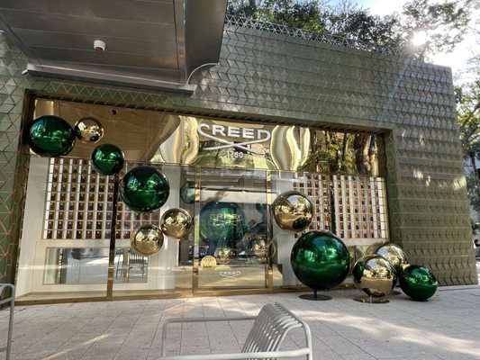 Paradise Plaza by null