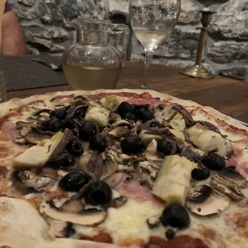 Chez Herman - Pizza 4 Saison - Restaurants Near Me - Han-sur-lesse, WNA Chez Herman - Pizza 4 Saison - Restaurants Near Me - Han-sur-lesse, WNA