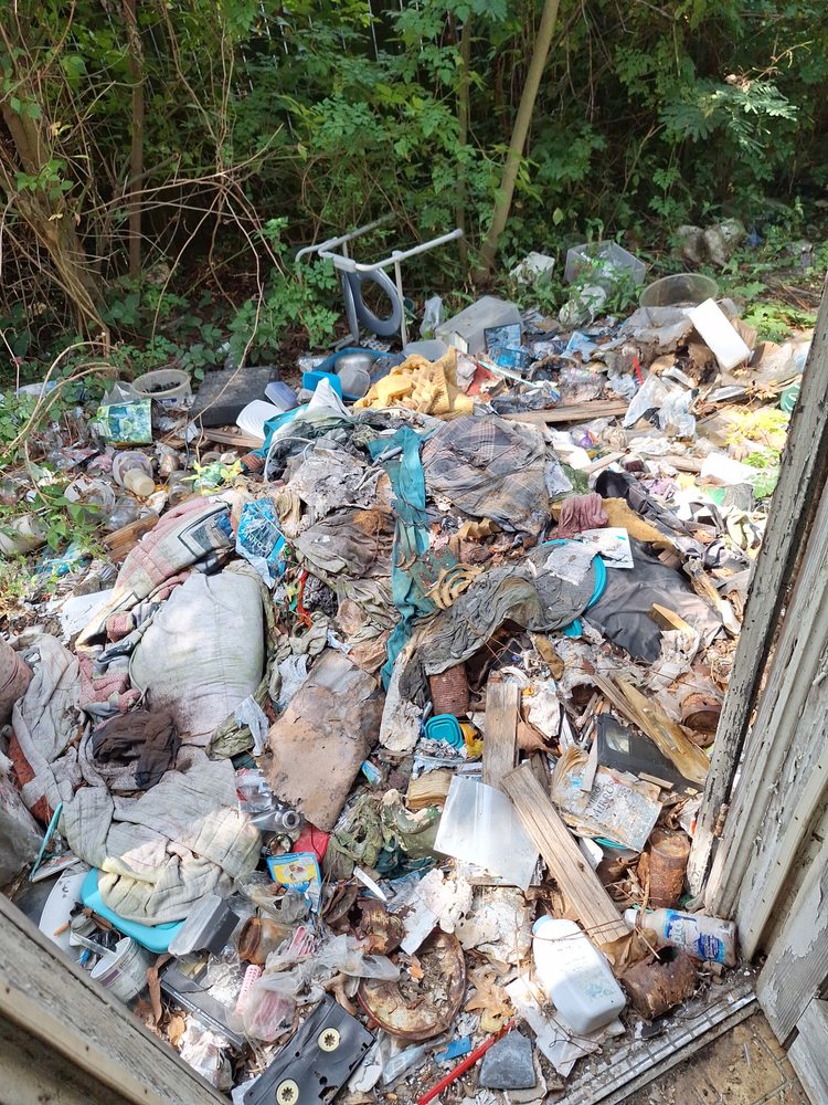 Slide of 1 Team 1 House