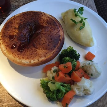 The Wellington - Guinness beef pie - Pubs Near Me - Welwyn, HRT The Wellington - Guinness beef pie - Pubs Near Me - Welwyn, HRT