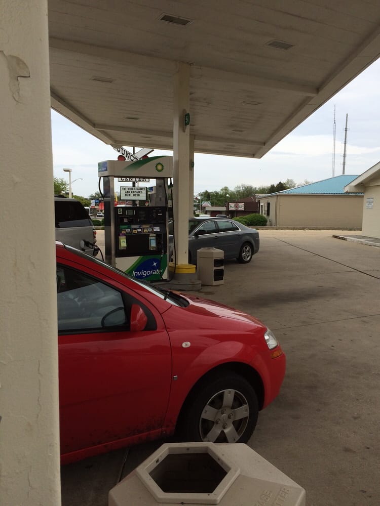 BP STATION Updated September 2024 920 Lincoln Hwy, DeKalb, Illinois