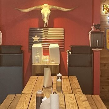 Cattleack Barbeque - Sitting area - Barbeque Near Me - Dallas, Texas