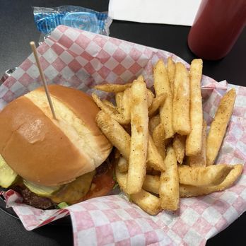 B&D's Food Hut - Smash burger and fries - Burgers Near Me - Long Beach, Washington
