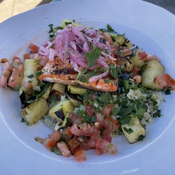 California Fish Grill - Wild Alaskan Salmon with mixed grilled veggies - Seafood Near Me - Pasadena, California California Fish Grill - Wild Alaskan Salmon with mixed grilled veggies - Seafood Near Me - Pasadena, California