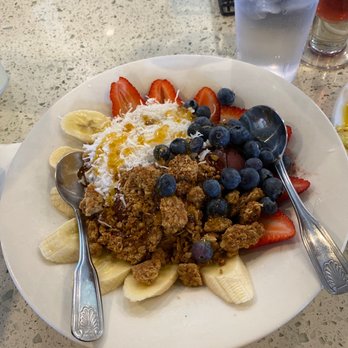 Broken Yolk Cafe - Açaí Bowl for two! - Breakfast & Brunch Near Me - Chandler, Arizona Broken Yolk Cafe - Açaí Bowl for two! - Breakfast & Brunch Near Me - Chandler, Arizona