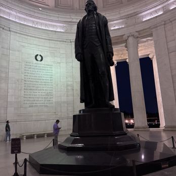 Thomas Jefferson Memorial - Thomas Jefferson's statue - Landmarks & Historical Buildings Near Me - Washington, DC, District of Columbia Thomas Jefferson Memorial - Thomas Jefferson's statue - Landmarks & Historical Buildings Near Me - Washington, DC, District of Columbia