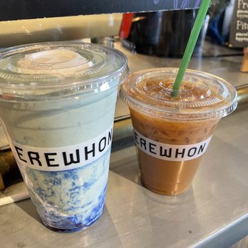 Erewhon - Smoothie and iced vanilla latte - Organic Stores Near Me - Los Angeles, California Erewhon - Smoothie and iced vanilla latte - Organic Stores Near Me - Los Angeles, California