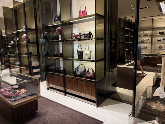 Gucci by null