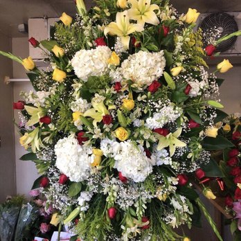 Zuniga Flowers - Floral arrangement for funeral service - Florists Near Me - Los Angeles, California Zuniga Flowers - Floral arrangement for funeral service - Florists Near Me - Los Angeles, California