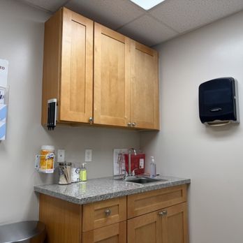 MedCove Urgent Care - Exam room - Urgent Care Near Me - Covina, California MedCove Urgent Care - Exam room - Urgent Care Near Me - Covina, California