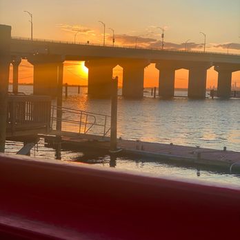 Bungalow Bar - Sitting area outside - American Near Me - Seaside, New York Bungalow Bar - Sitting area outside - American Near Me - Seaside, New York