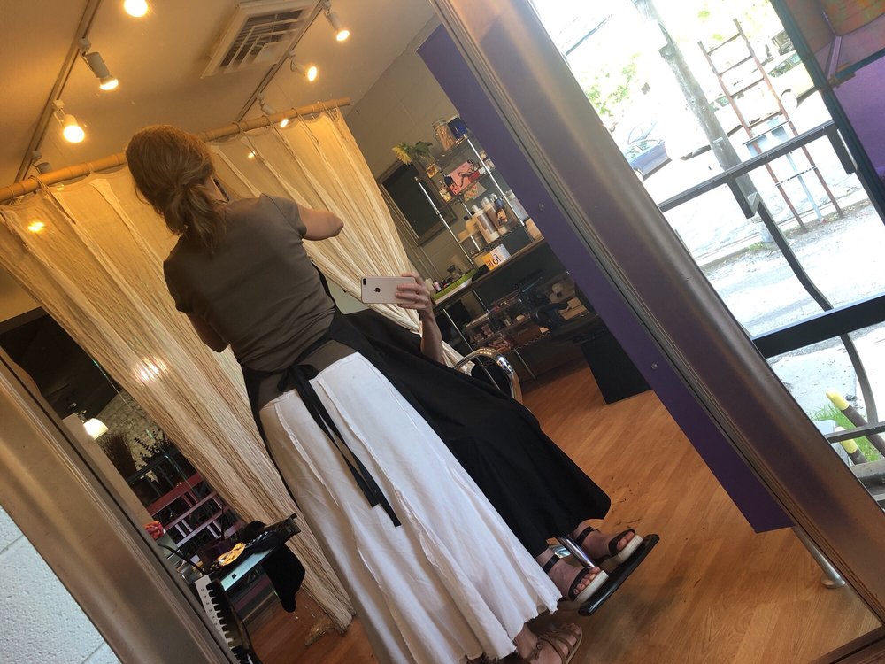 The Velvet Chair Hair Salon Logo