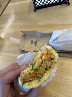 Banh Mi Zon by null