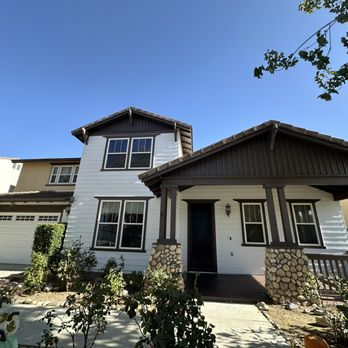 Dehart Painting - Front of House - After - Painters Near Me