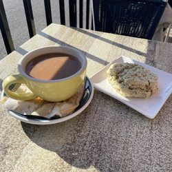 H8S Cafe - Scones et café