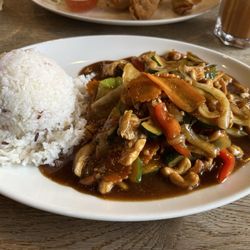 Bangkok Streetfood - Gai/Moo Pad Medamaung
