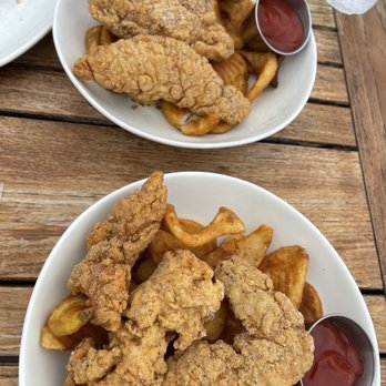 Everett's - Wine Bars Near Me - Wasilla, Alaska