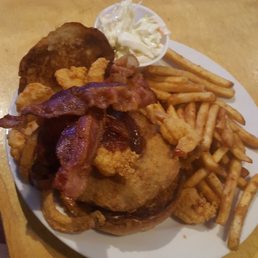 First time at Coosaw Crab Shack. Great service provided by Kristyn! I ordered the Double D BBQ Shrimp and Crab Shrimp. It was excellent!