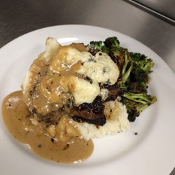 The Restaurant & Bar at Rabun Manor Resort - Au Poivre beef tenderloin, horseradish potatoes and lemon garlic broccoli