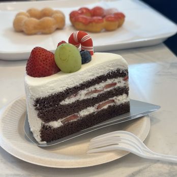 Paris Baguette - Cake - Bakeries Near Me - San Mateo, California Paris Baguette - Cake - Bakeries Near Me - San Mateo, California