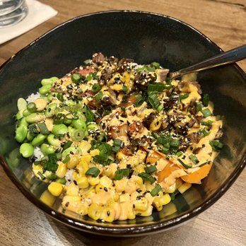 Peaks Lounge - Steak Bowl - Lounges Near Me - Denver, Colorado