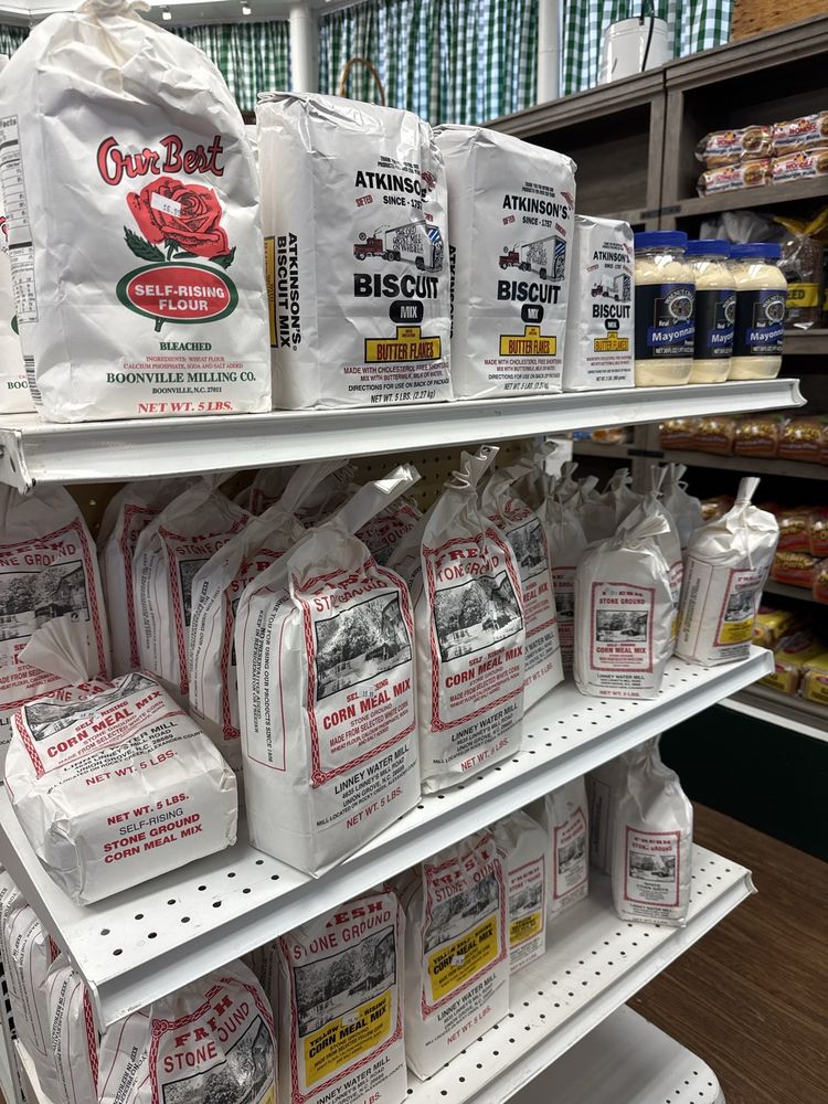 Pratt's Country Store Logo