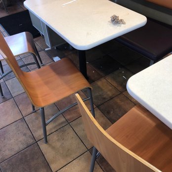 Taco Bell - Un-bussed tables and lobby - Fast Food Near Me - Amherst, New York