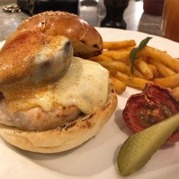 Simplylife Cafe - Set lunch Chicken Burger with portobello + fries - Cafes Near Me - Hong Kong, HK