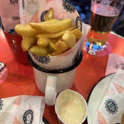 Ter Marsch & Co - Fries with garlic mayonnaise