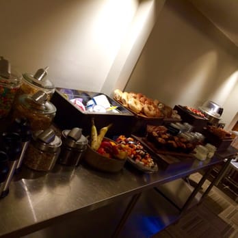 Mill Street Inn - Breakfast - Hotels Near Me - Newport, Rhode Island