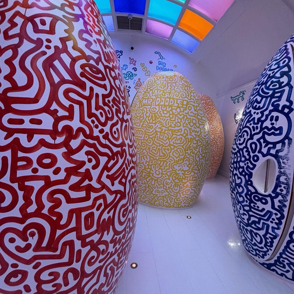 Sketch - The Iconic Mr. Doodle bathroom pods - French Near Me - London, XGL