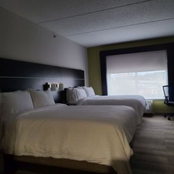 2 queen beds
