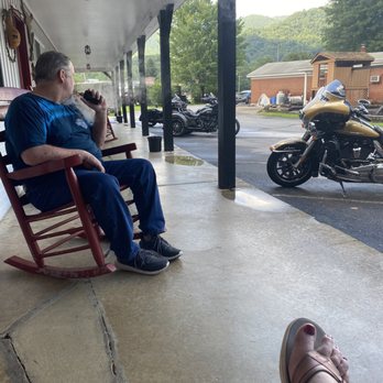 Holiday Motel - Biker friendly - Hotels Near Me - Maggie Valley, North Carolina Holiday Motel - Biker friendly - Hotels Near Me - Maggie Valley, North Carolina