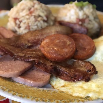 808 Grindz Cafe - Cafes Near Me - Lahaina, Hawaii