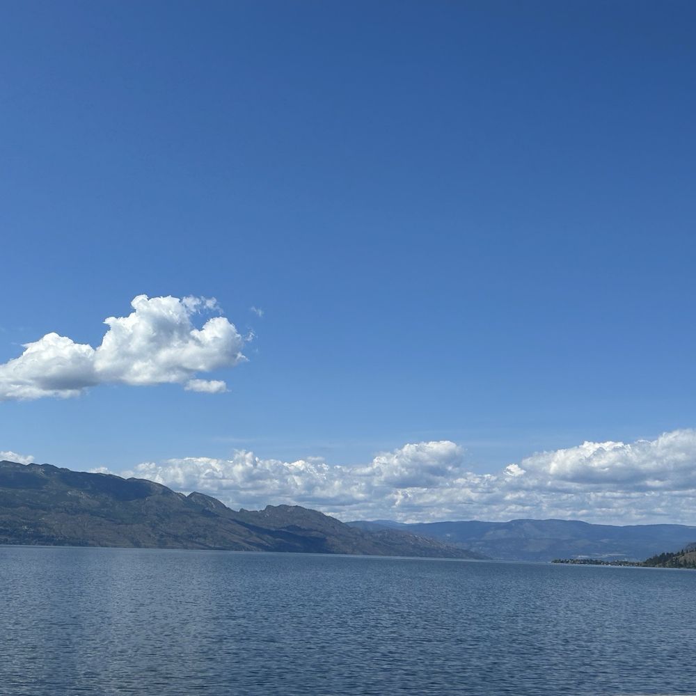 Sip and Anchor - Okanagan Lake - Wine Tours Near Me - Kelowna, British Columbia Sip and Anchor - Okanagan Lake - Wine Tours Near Me - Kelowna, British Columbia