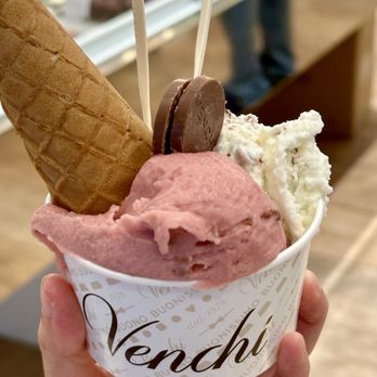 Venchi - Strawberry Straciatella & Straciatella - Gelato Near Me - Santa Clara, California Venchi - Strawberry Straciatella & Straciatella - Gelato Near Me - Santa Clara, California