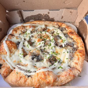 Mellow Mushroom Kennesaw - Holy Shiitake Pie - Pizza Near Me - Kennesaw, Georgia