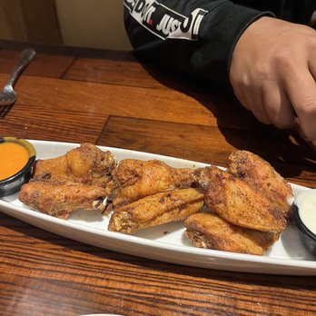 LongHorn Steakhouse - Chicken Seasoned Steakhouse Wings - Steakhouses Near Me - Cedar Park, Texas