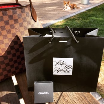 Saks Fifth Avenue - Saks bag but where's my pretty bow? - Accessories Near Me - Phoenix, Arizona