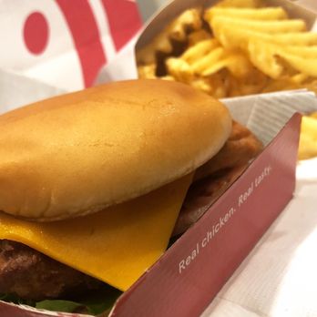 Chick-fil-A - Chick-Fil-A burger 5/5 - Fast Food Near Me - Toronto, Ontario