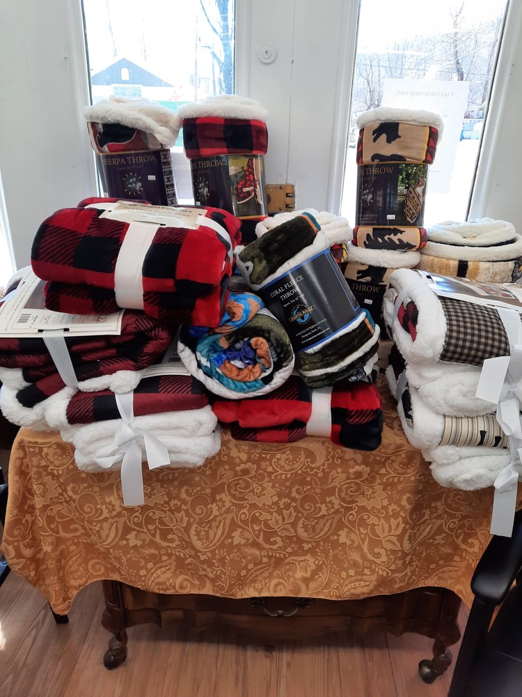 ROAN MOUNTAIN PHARMACY Updated August 2024 10 Photos 8251 Hwy 19