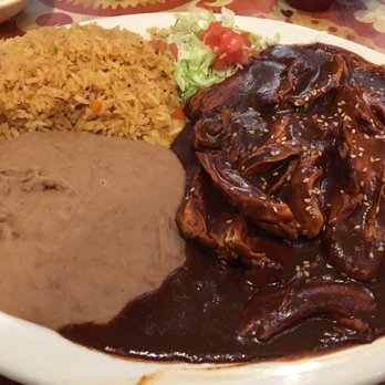 Los Galanes - Pollo en Mole - Mexican Near Me - Detroit, Michigan