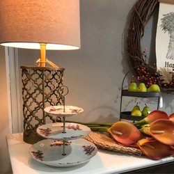 Woodin Wheel Antiques Gifts & Quilts
