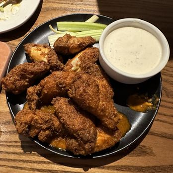 Outback Steakhouse - Fresh batch of Kookaburra Wings - Steakhouses Near Me - Kissimmee, Florida