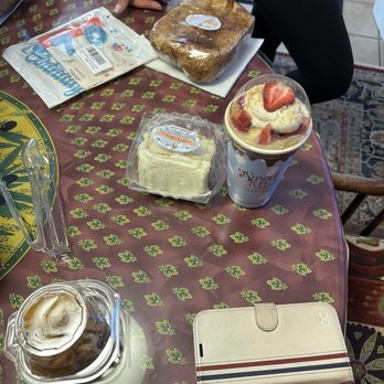 Sweet Red Peach - Bakeries Near Me - Menifee, California