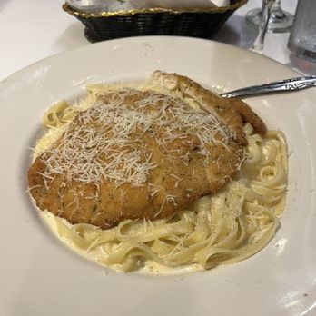 Fausto's Bistro - Fettuccine Alfredo - Italian Near Me - Metairie, Louisiana Fausto's Bistro - Fettuccine Alfredo - Italian Near Me - Metairie, Louisiana